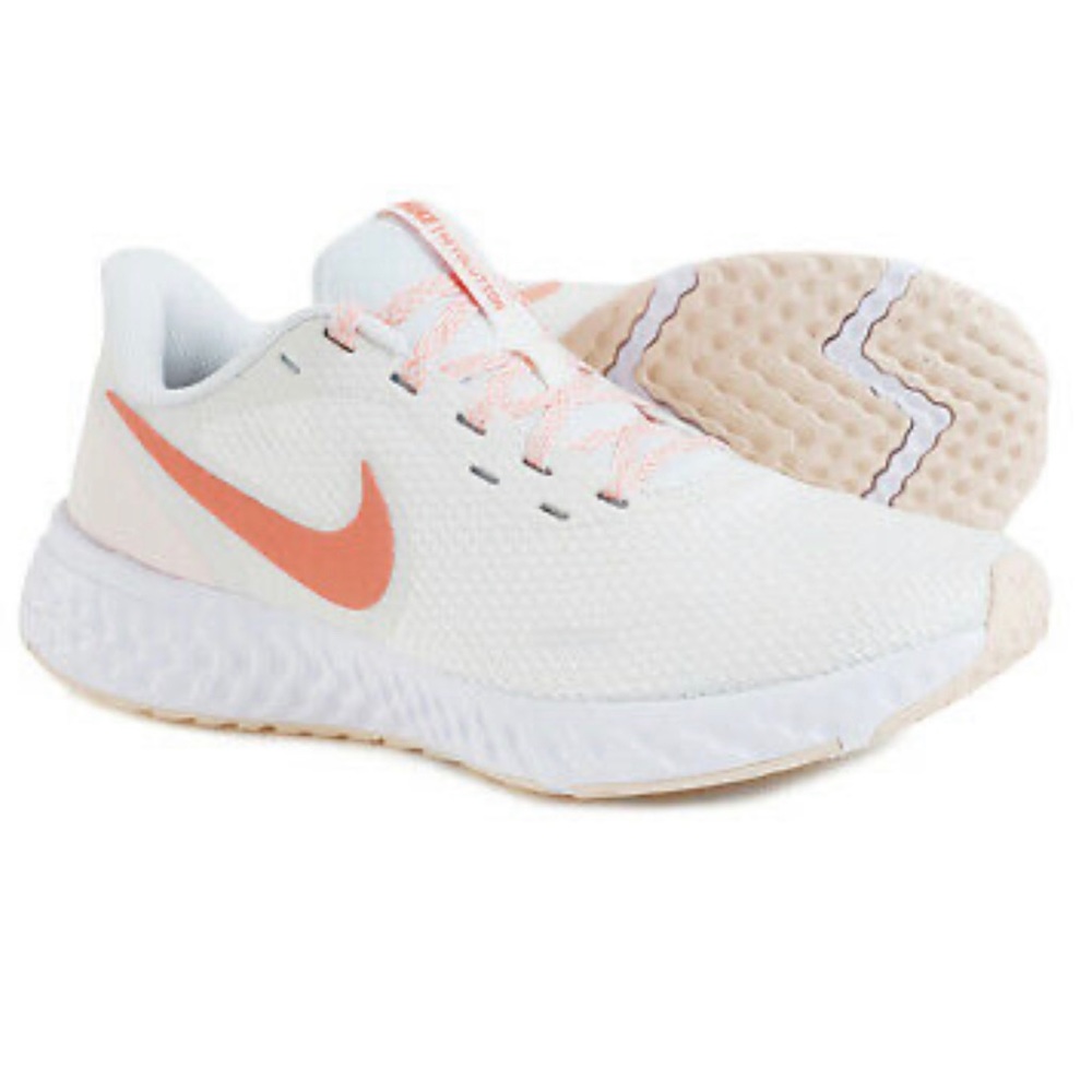 NWT Women’s Nike Revolution 5 running shoes